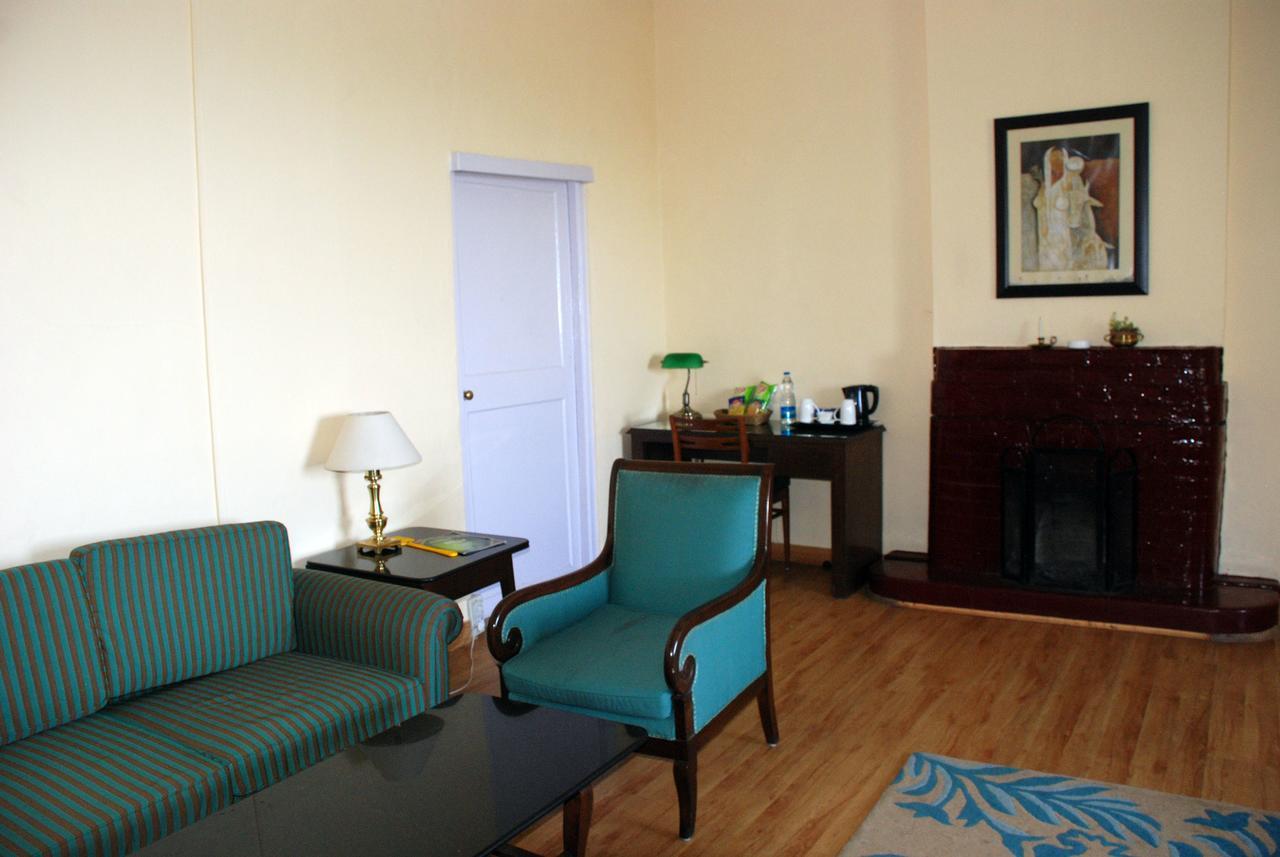 Alasia Hotel Kasauli Kültér fotó