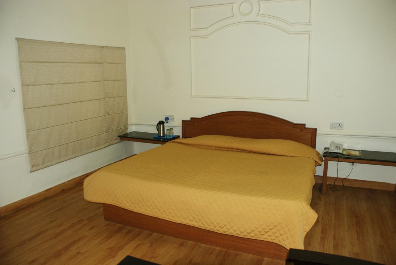 Alasia Hotel Kasauli Kültér fotó
