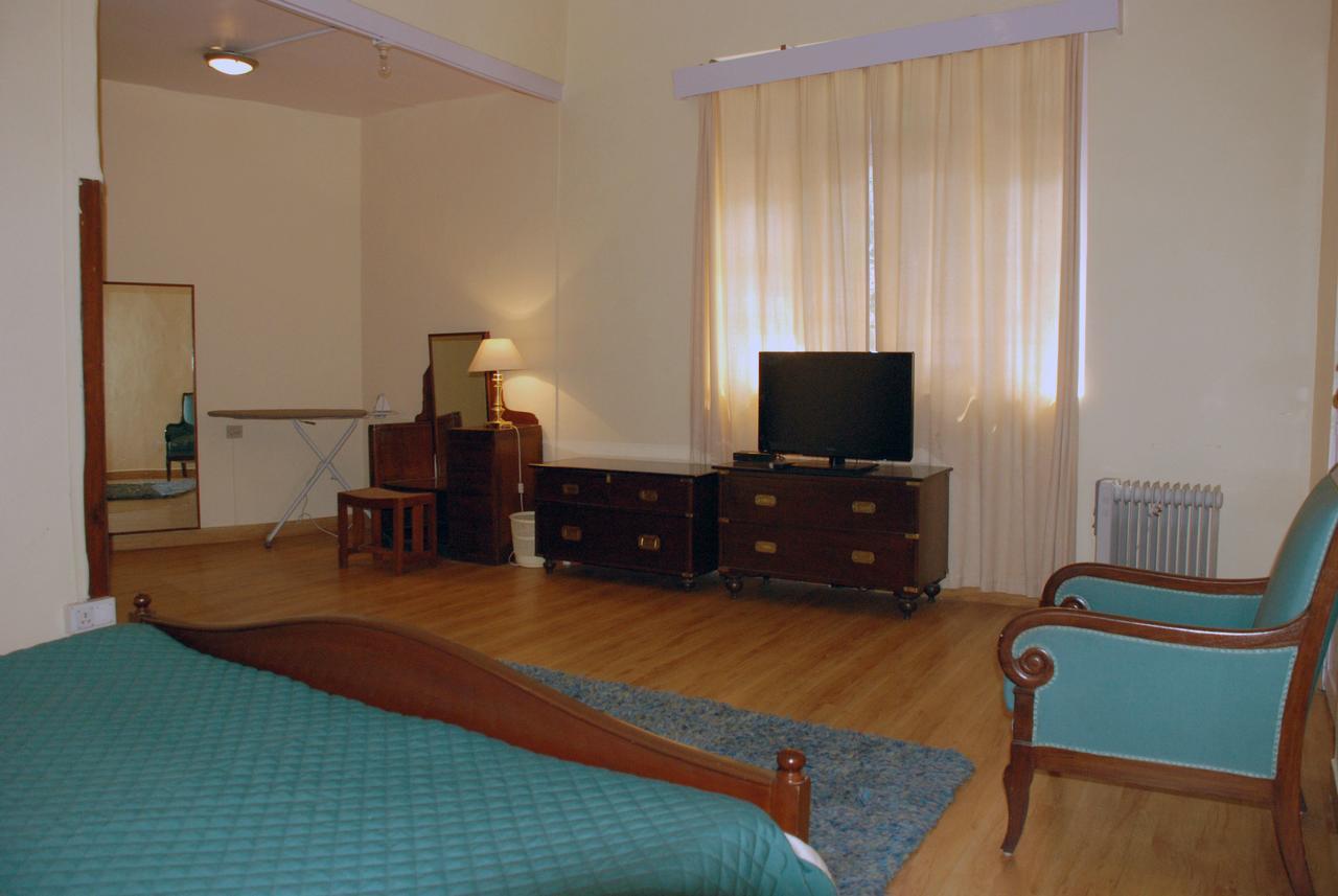 Alasia Hotel Kasauli Kültér fotó